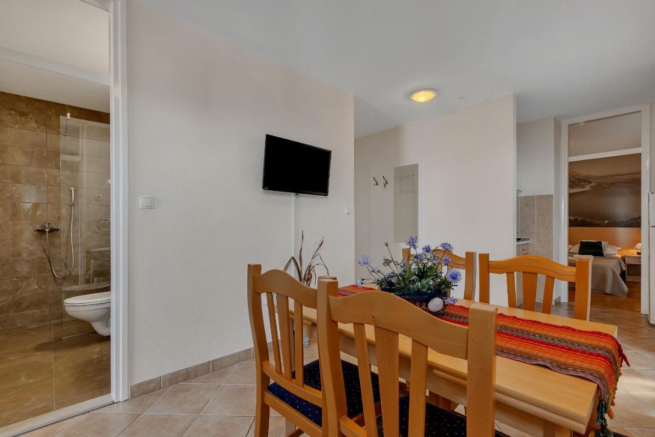 Apartments Vranjes Брела Екстериор снимка