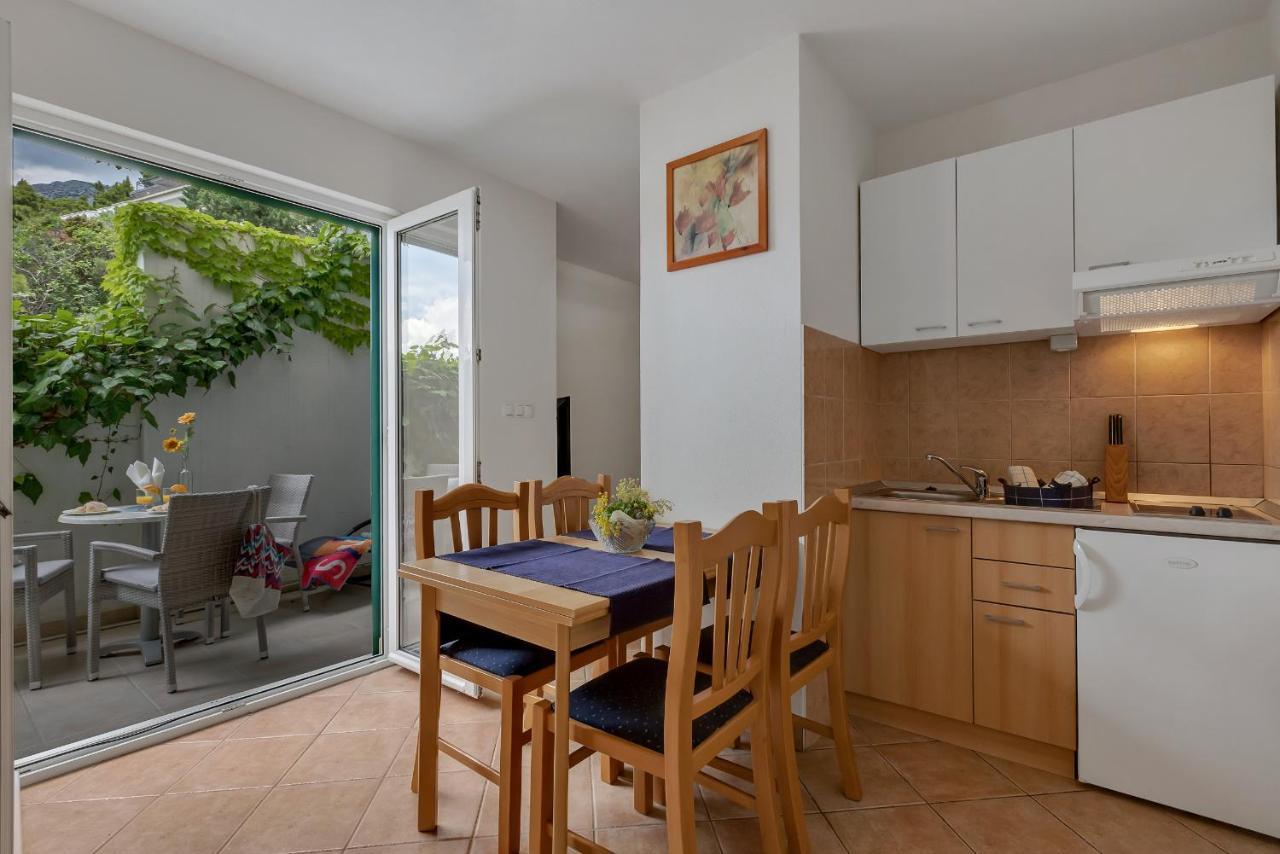 Apartments Vranjes Брела Екстериор снимка
