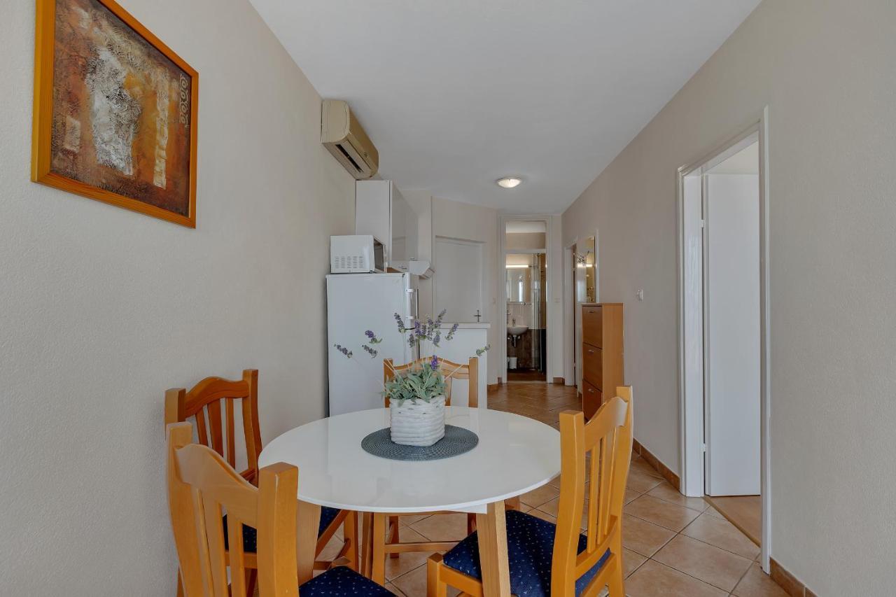 Apartments Vranjes Брела Екстериор снимка